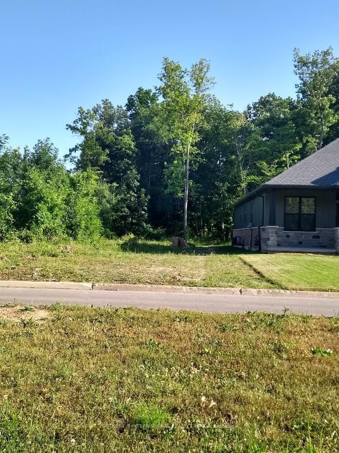 16 Hilda St, Welland, L3C 3N2 | Image 3