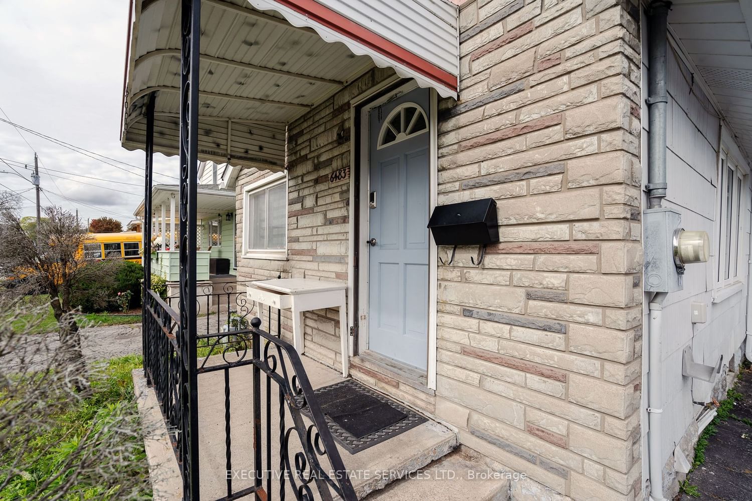 Listing Image 3
