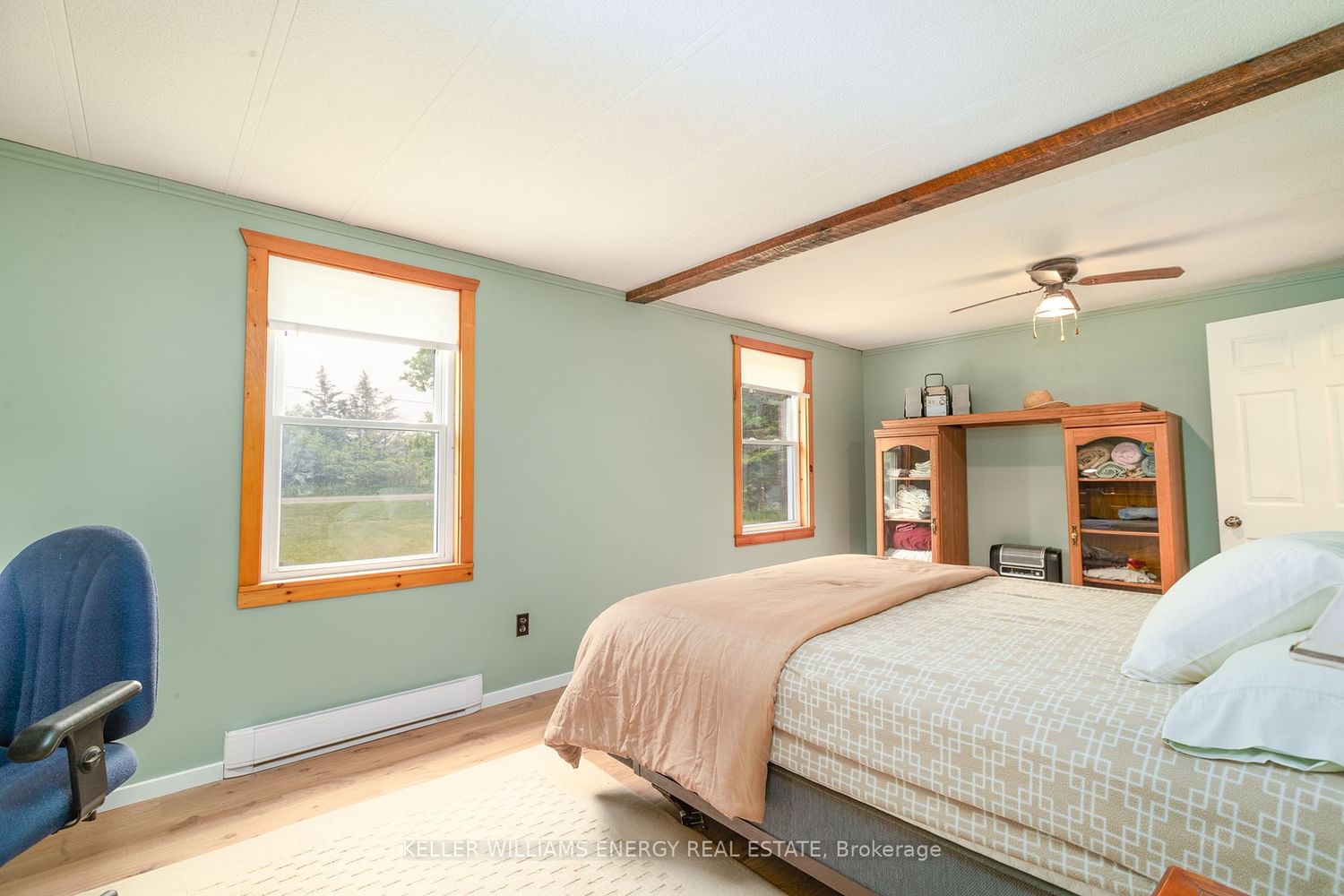 Listing Image 7