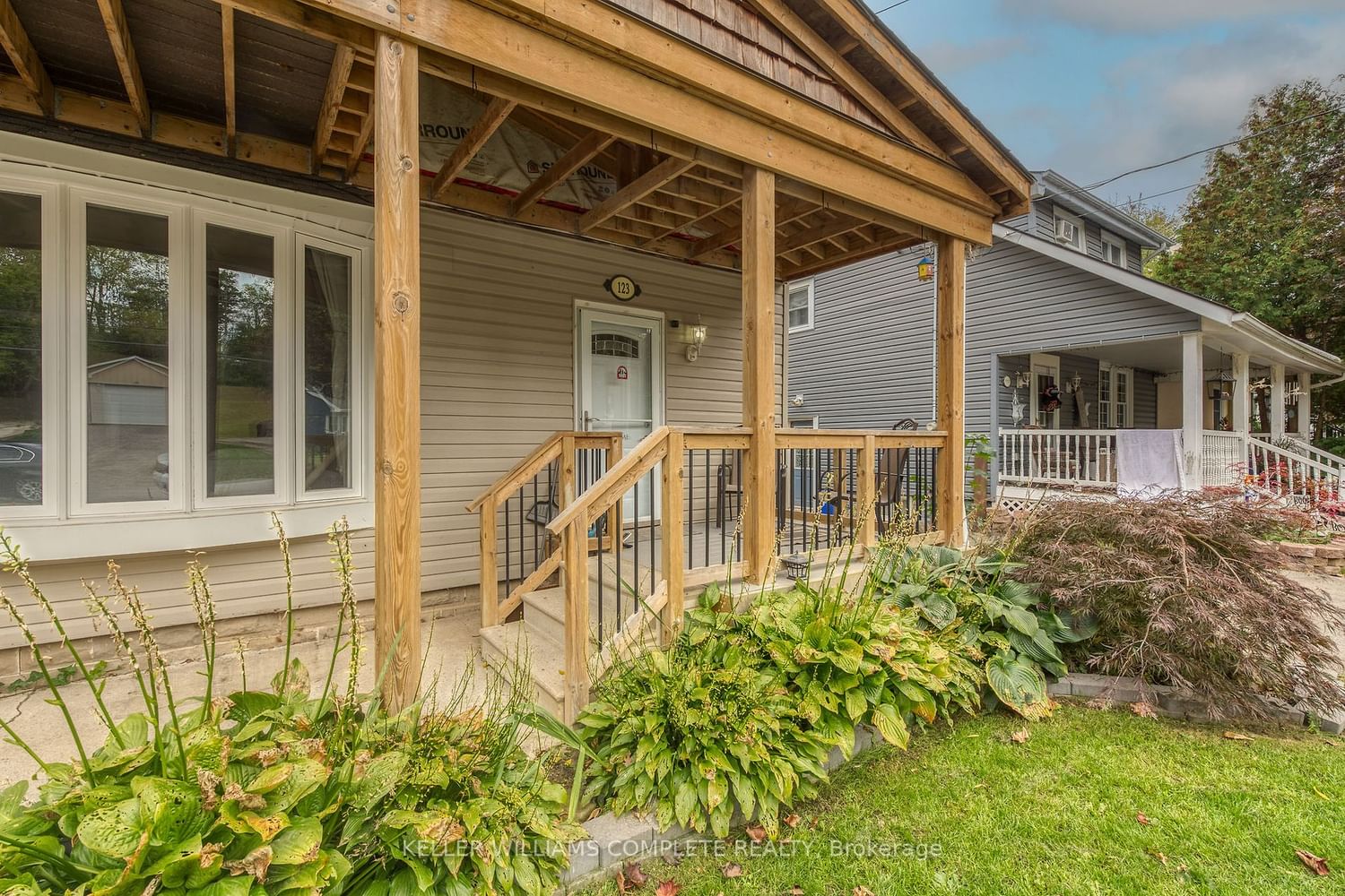 Listing Image 3