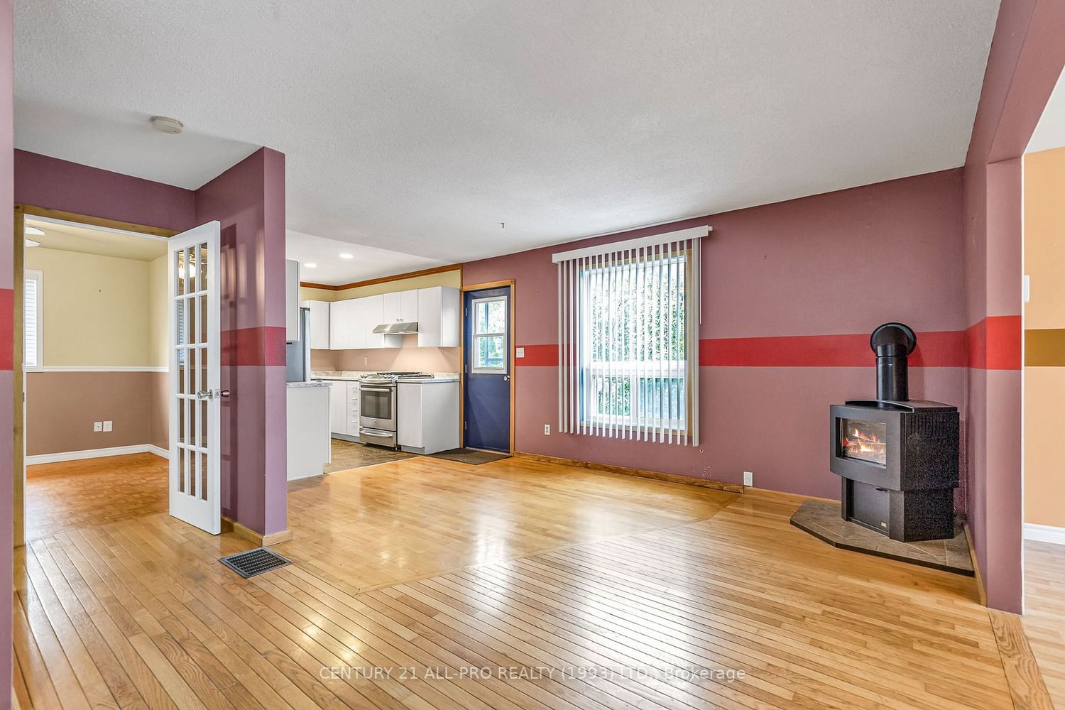 Listing Image 7