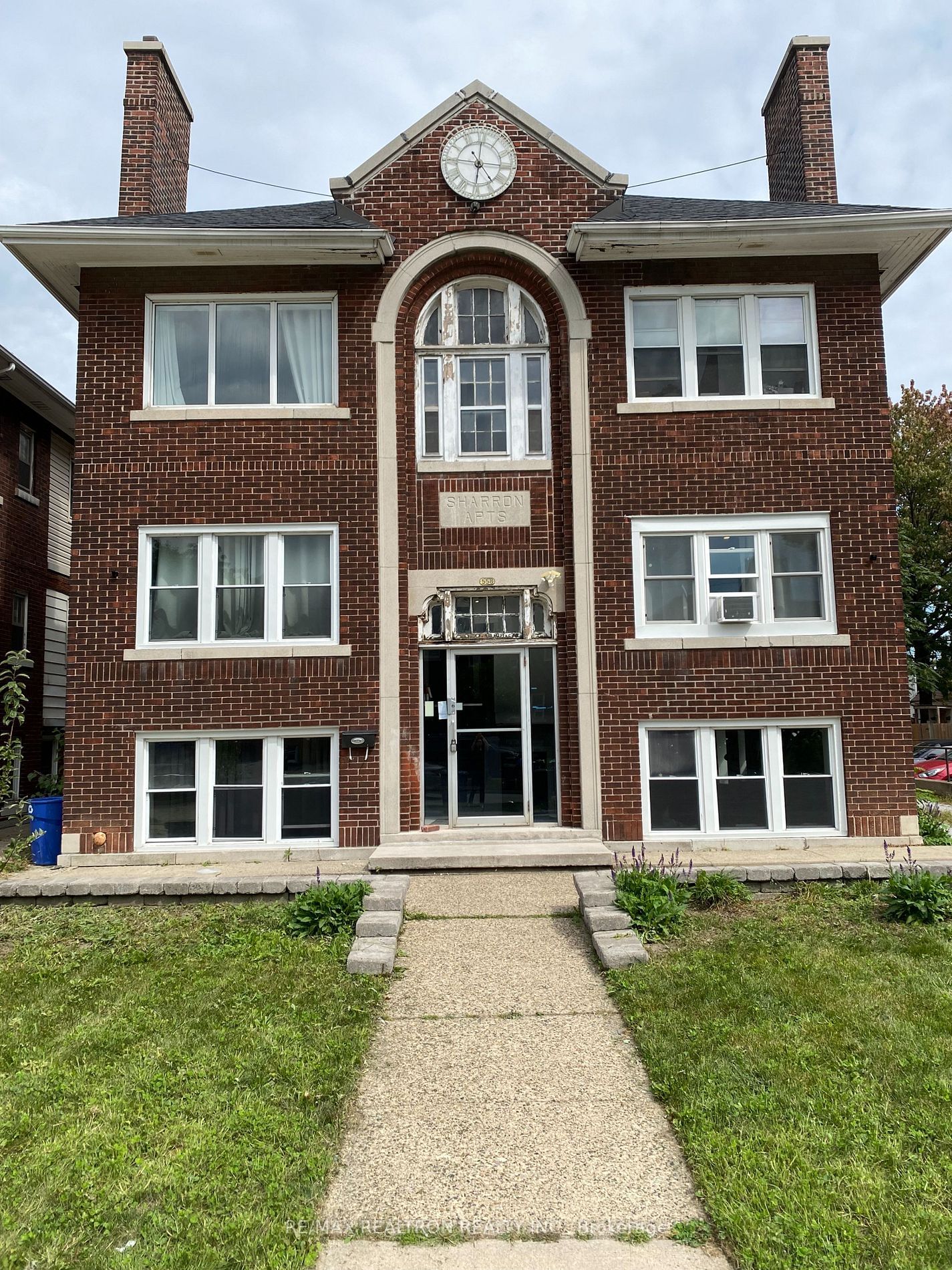 Listing Image 3