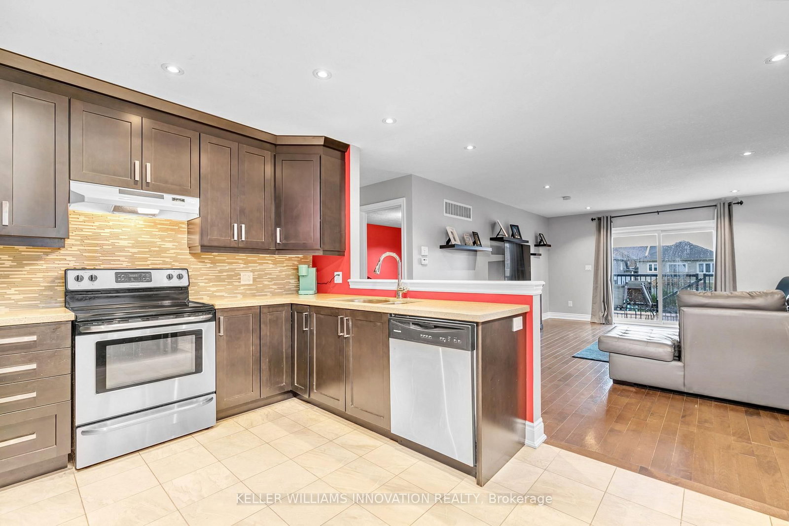 Listing Image 9