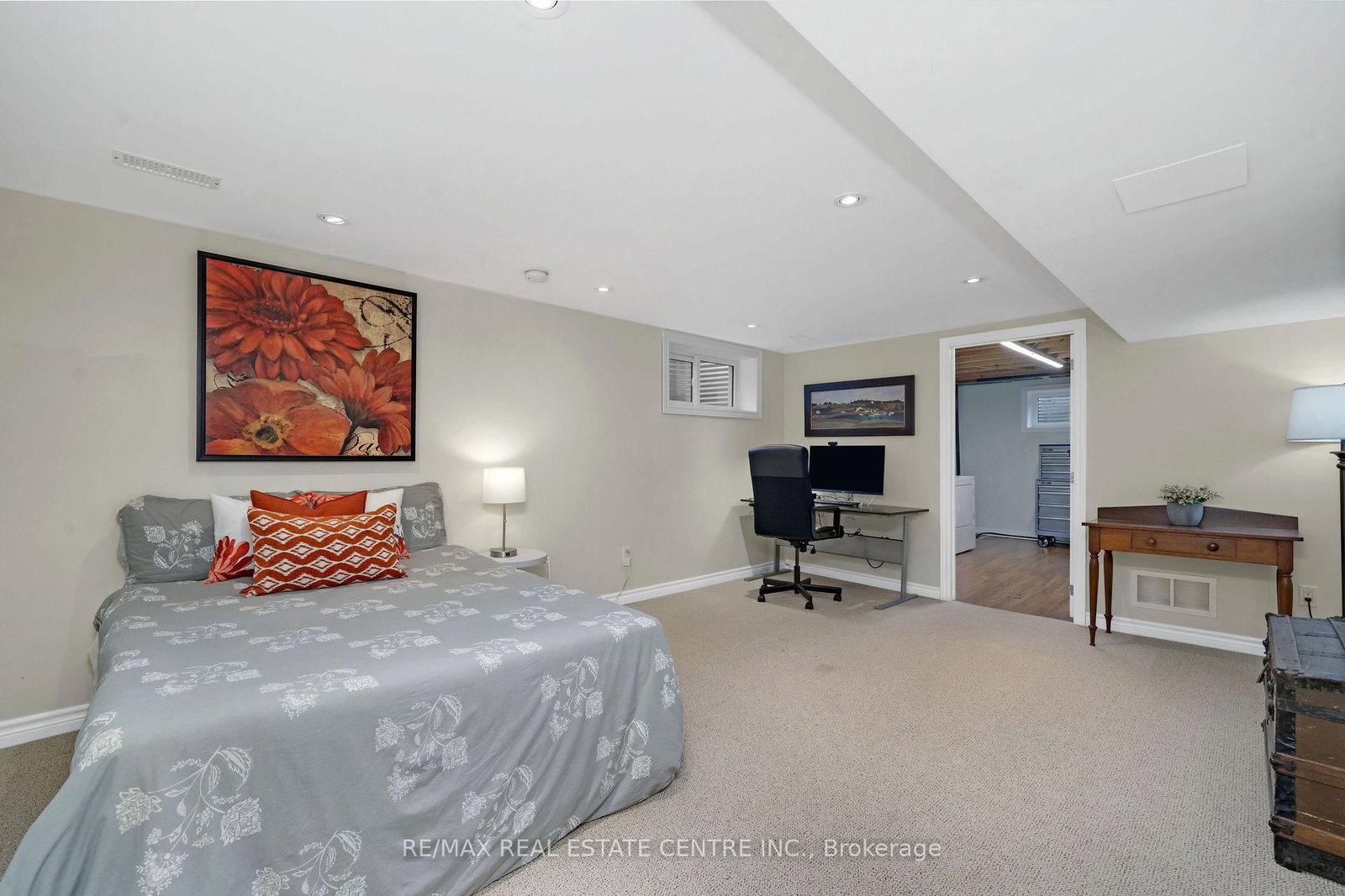 Listing Image 32