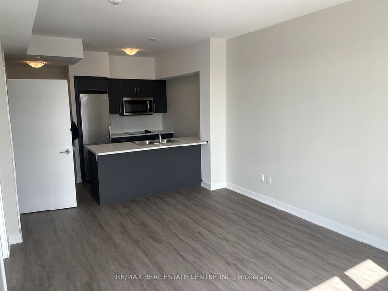 506 - 600 North Service Rd, Hamilton, L8E 5A7 | Image 2