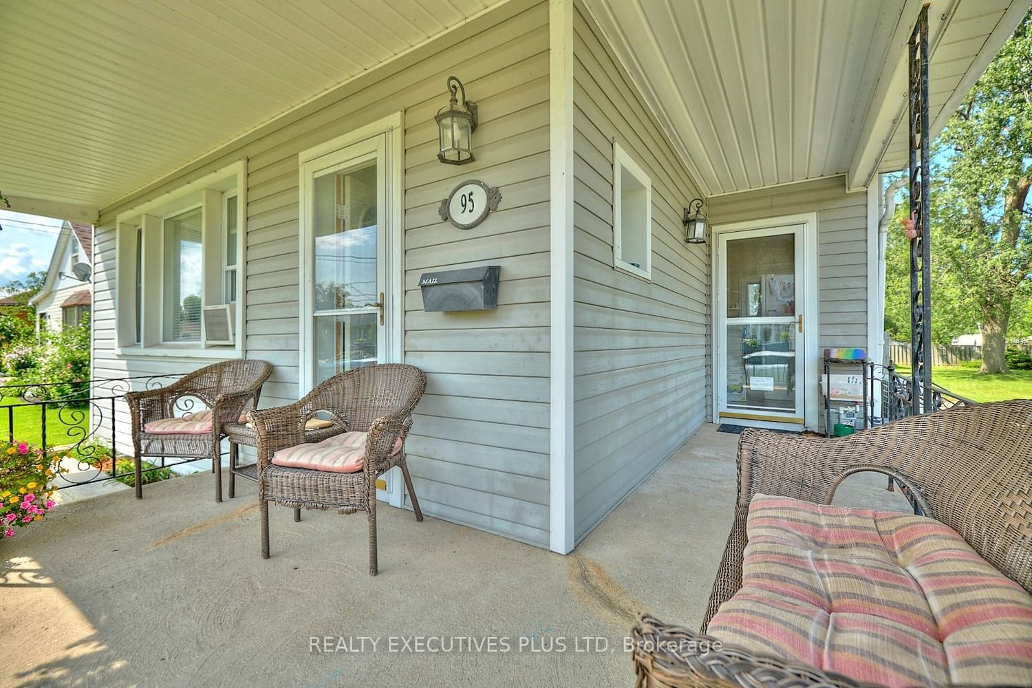 Listing Image 3