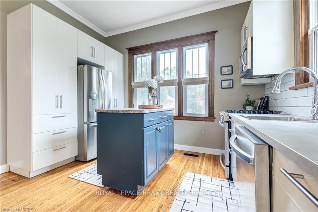 Listing Image 7
