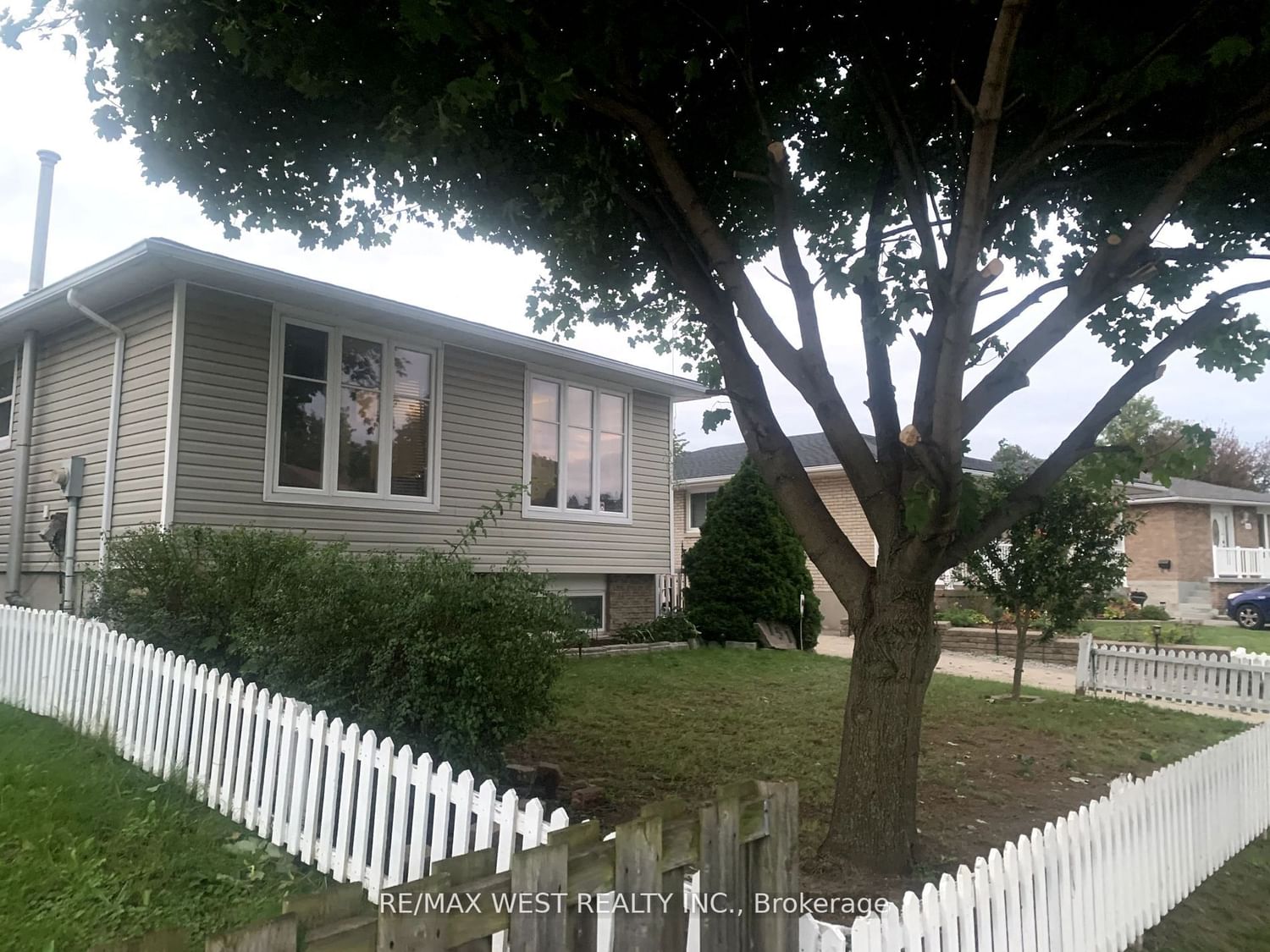 Listing Image 23
