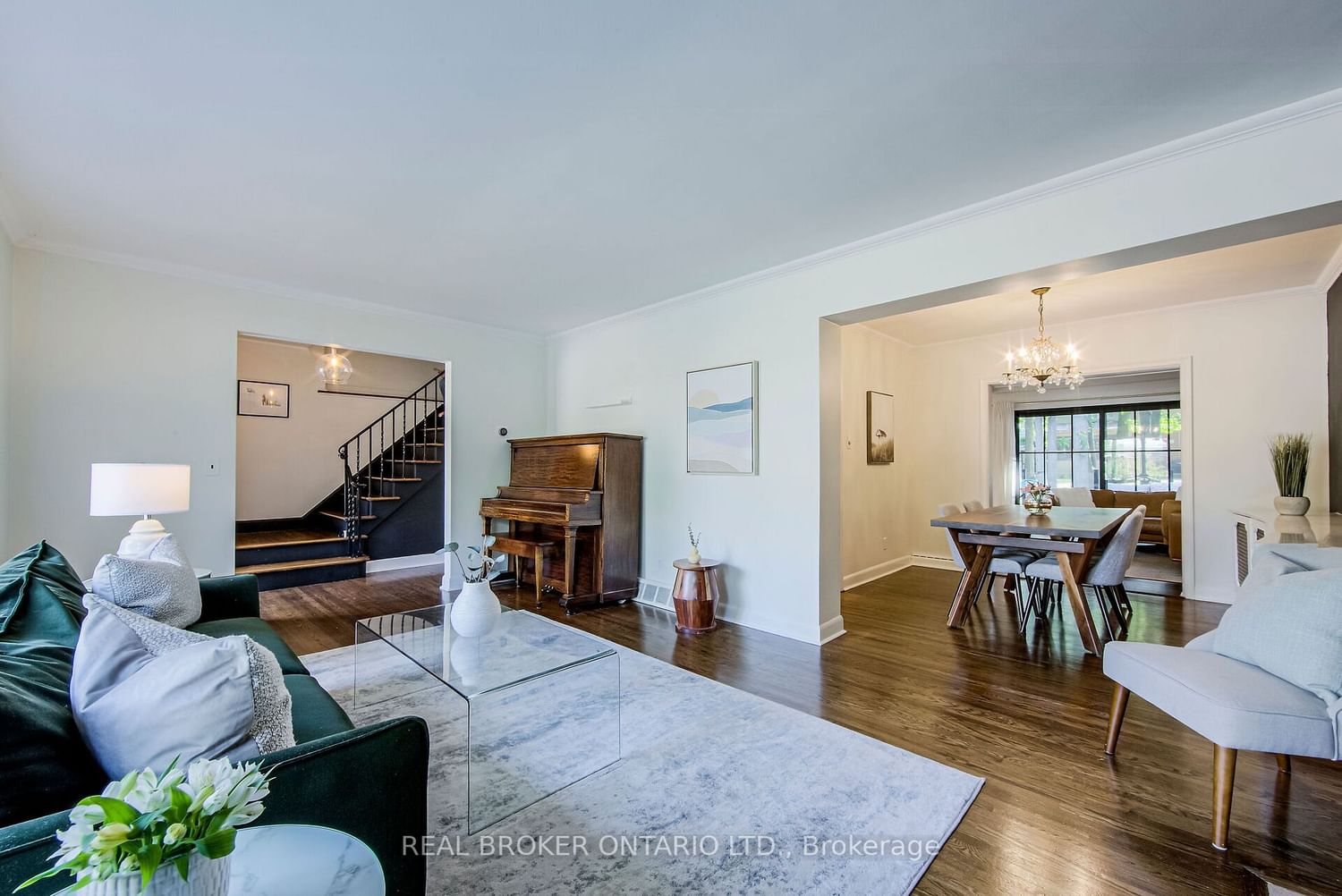 Listing Image 7