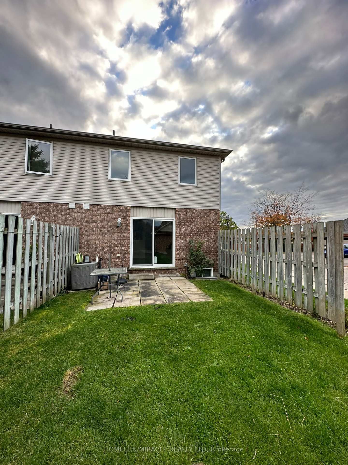 Listing Image 7