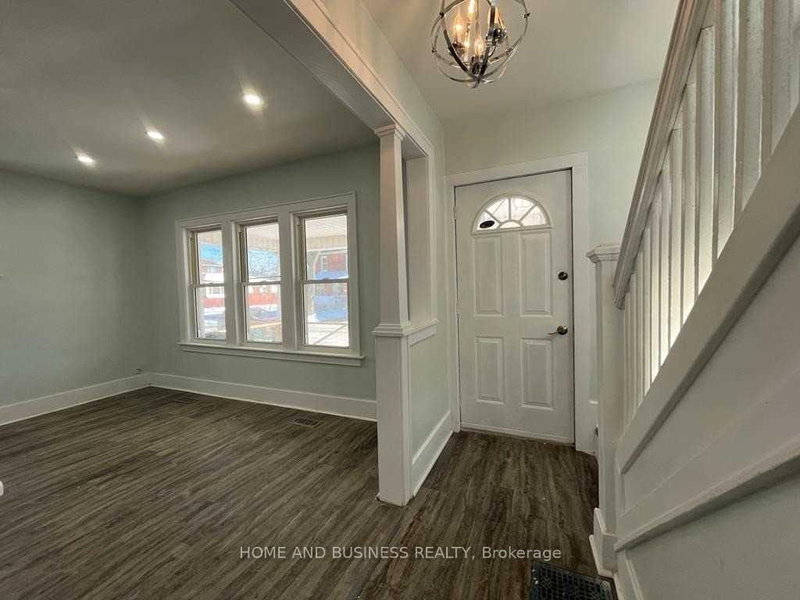 3272 Baby St, Windsor, N9C 1K8 | Image 2