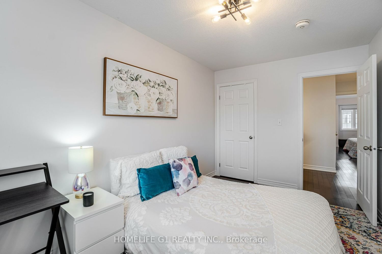 Listing Image 16