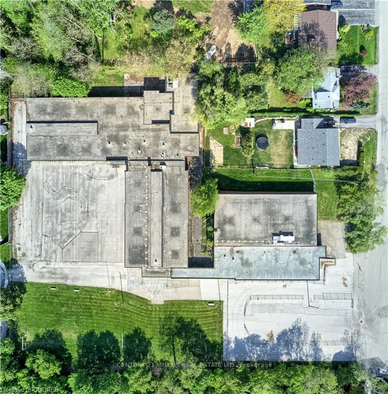 45 Randall Ave, Hamilton, L8G 2K8 | Image 3