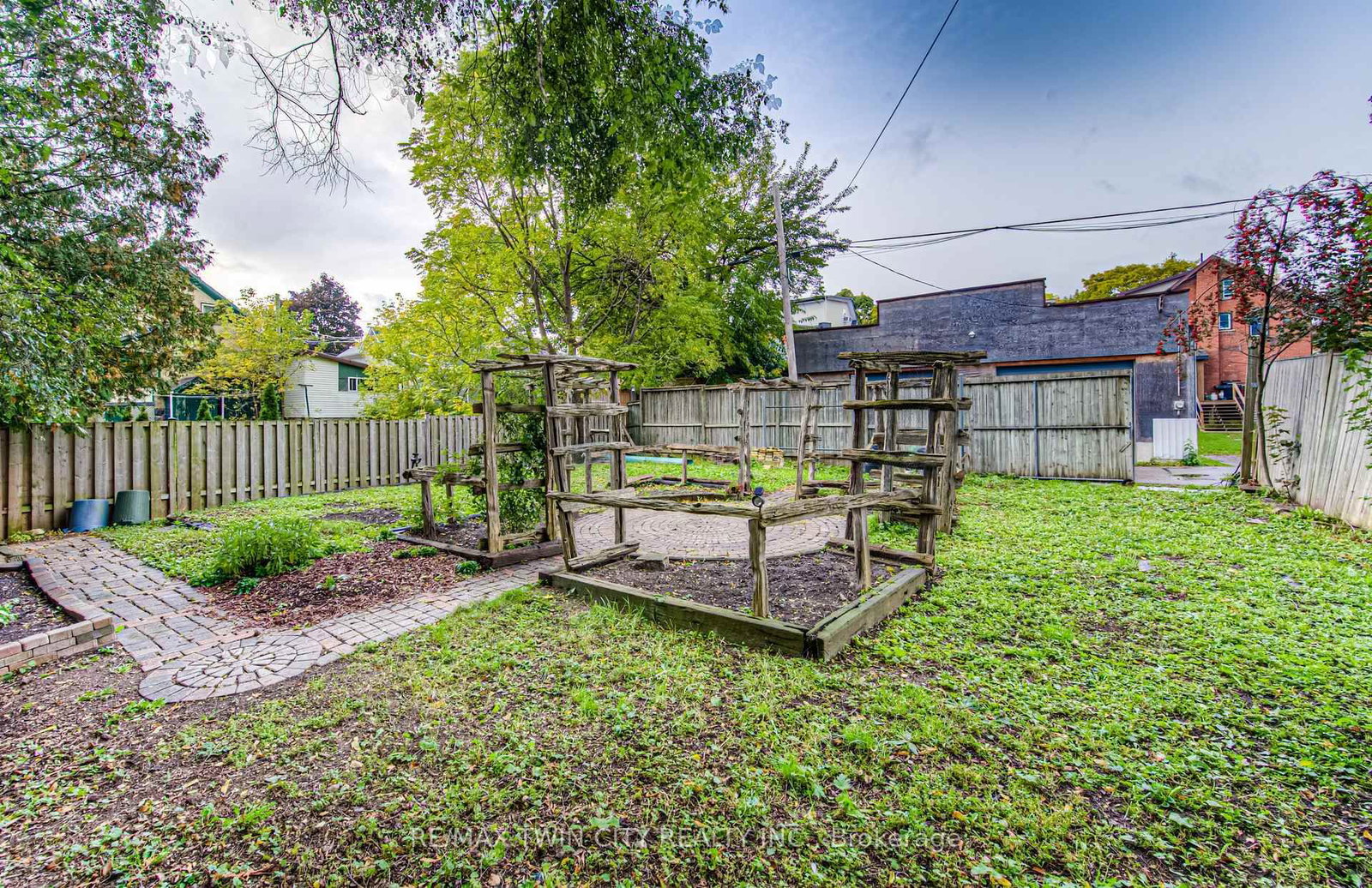 Listing Image 32
