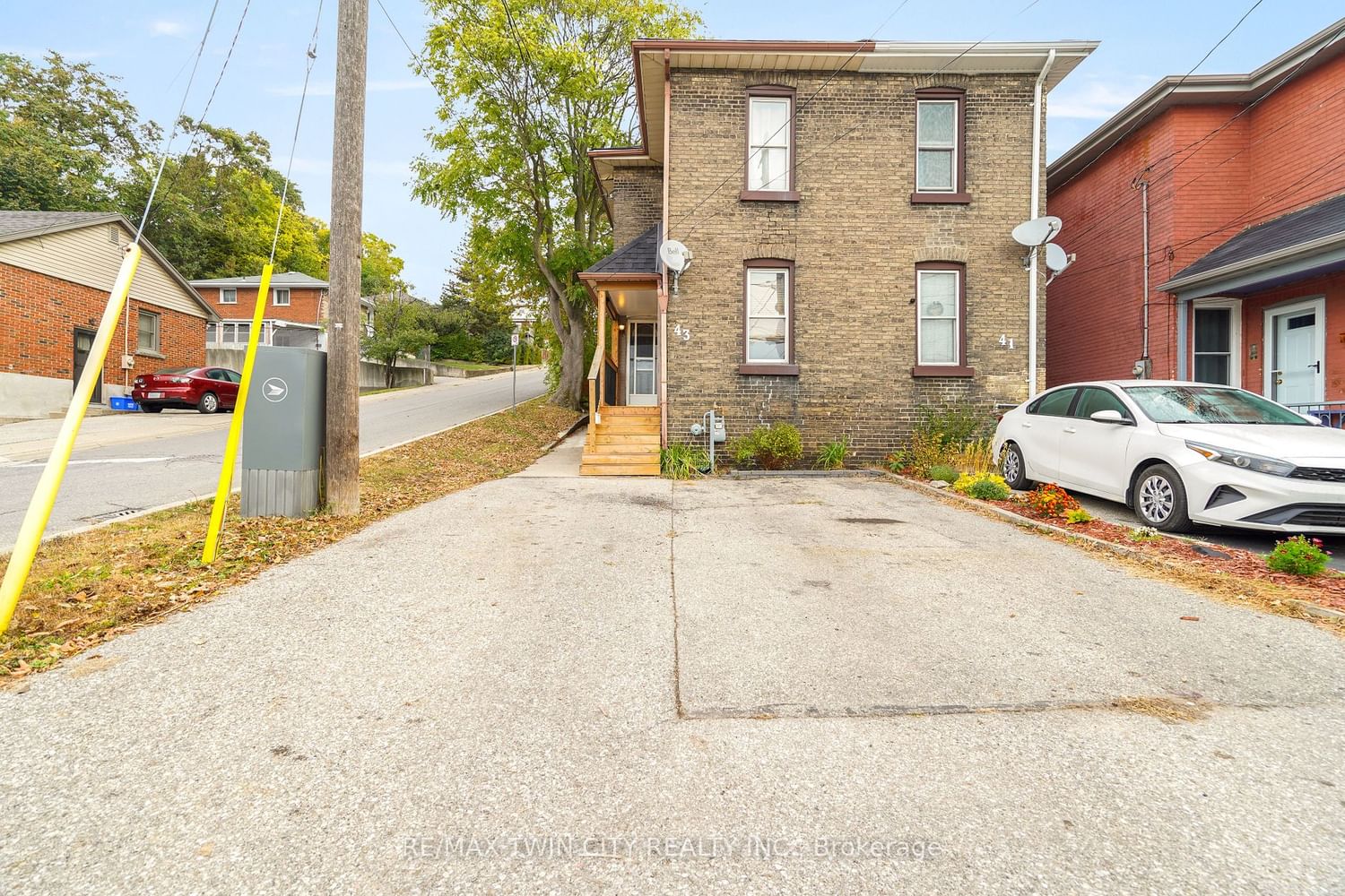 Listing Image 3