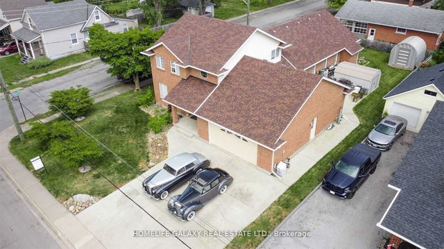 242 Aqueduct Street