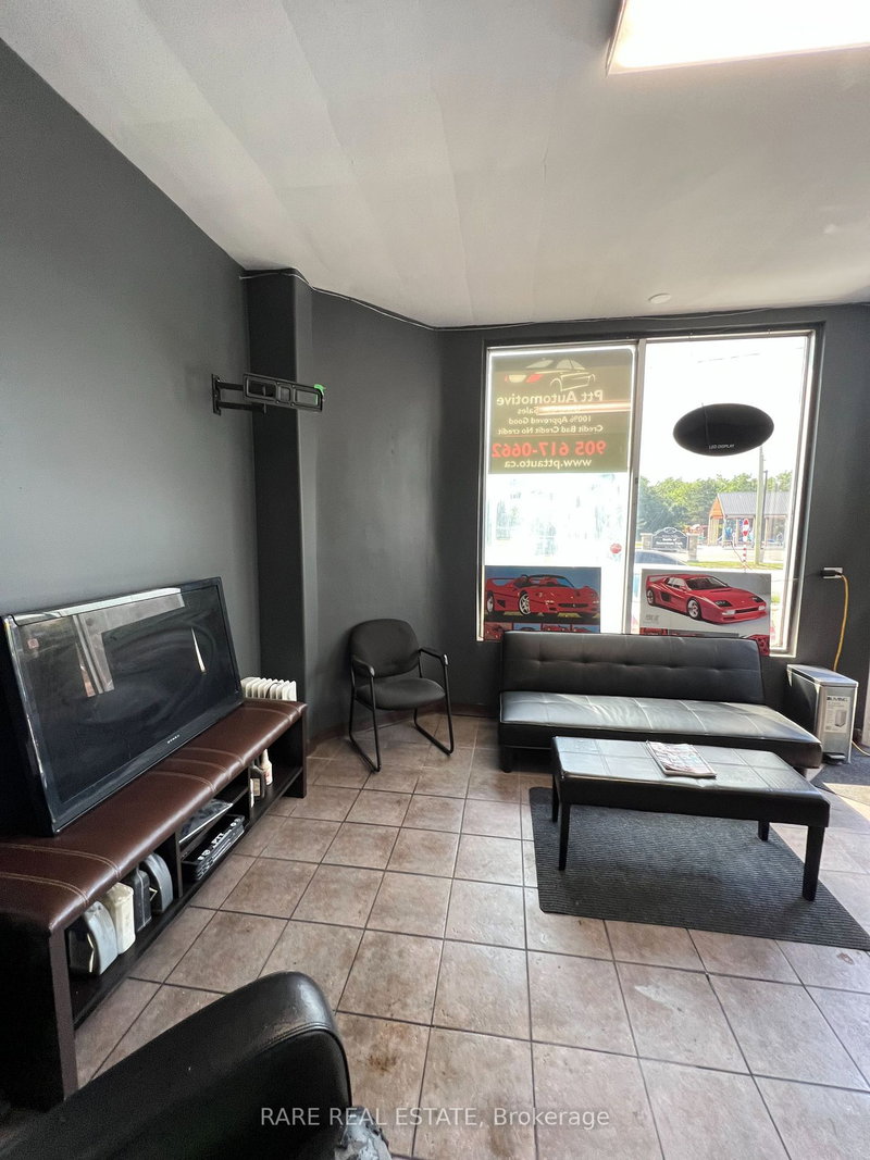 54 Ormond St S, Thorold, L2V 1Y5 | Image 2