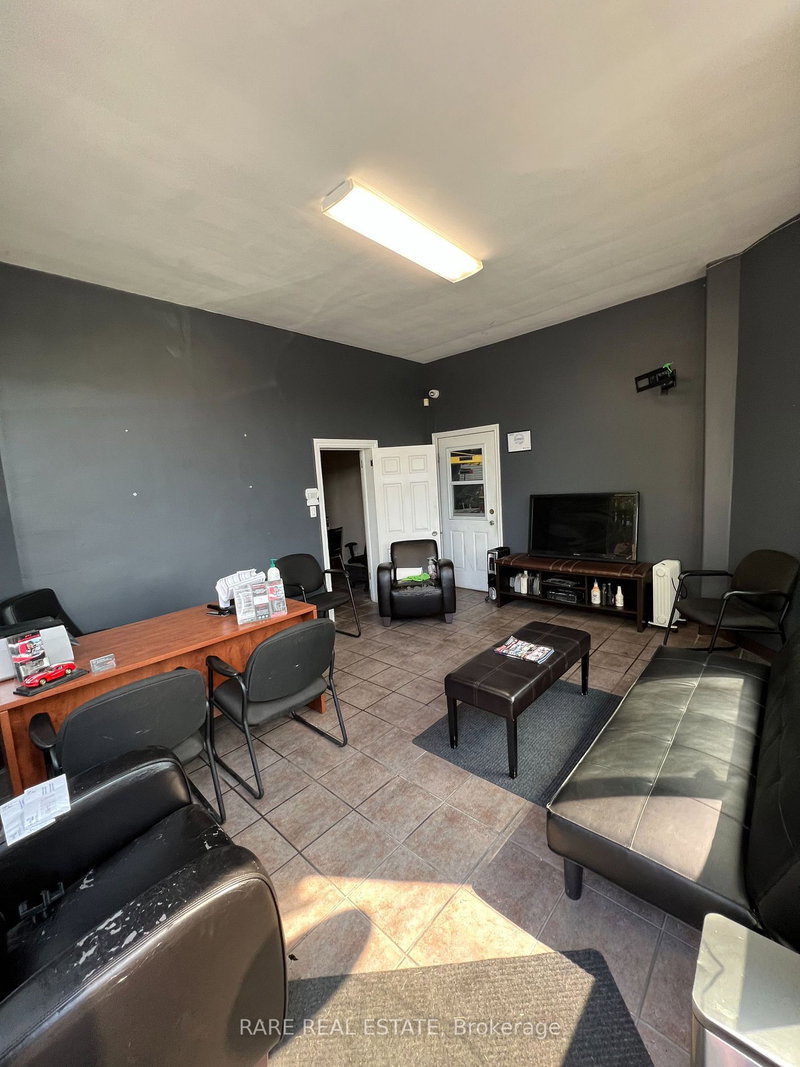 54 Ormond St S, Thorold, L2V 1Y5 | Image 3