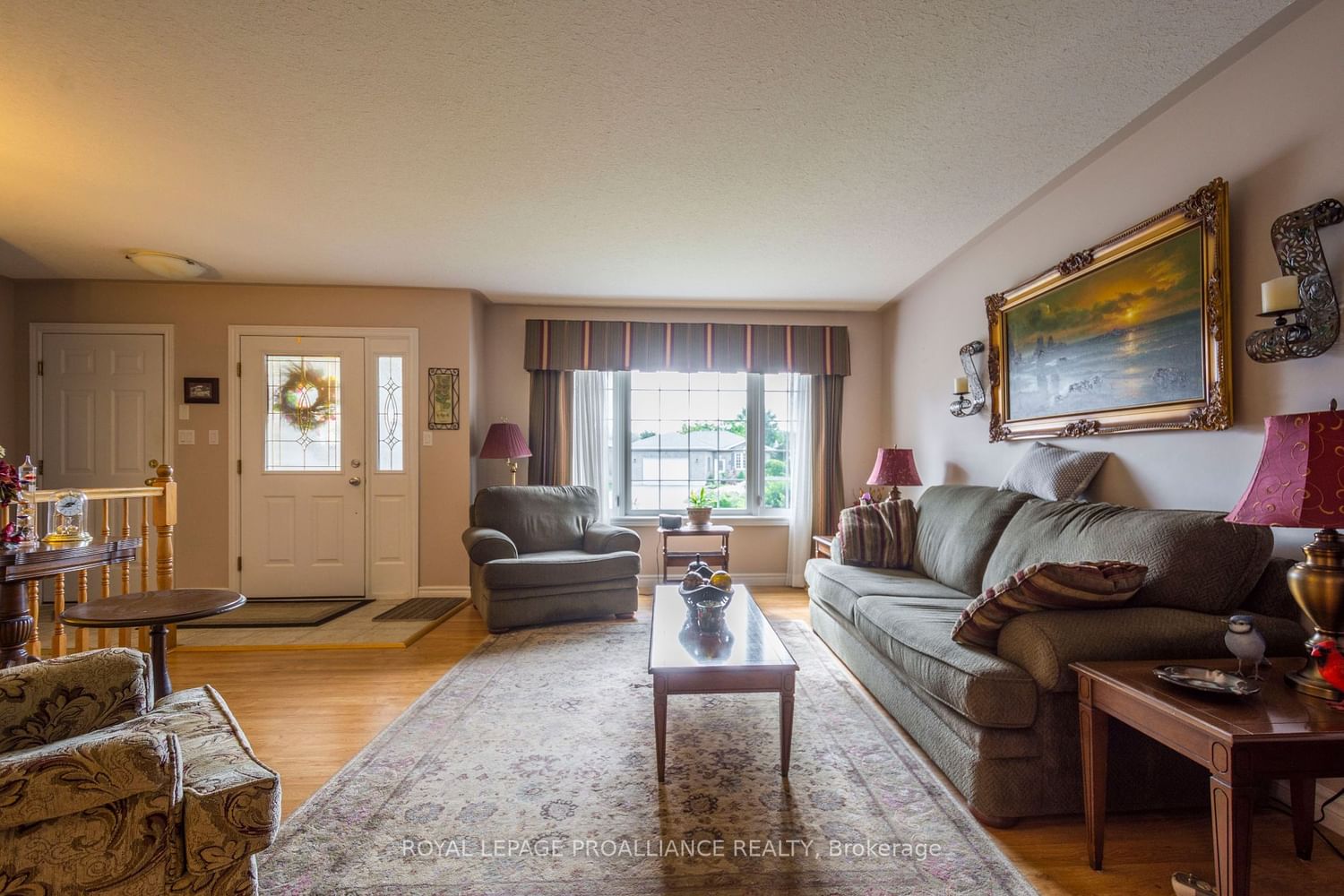 Listing Image 6