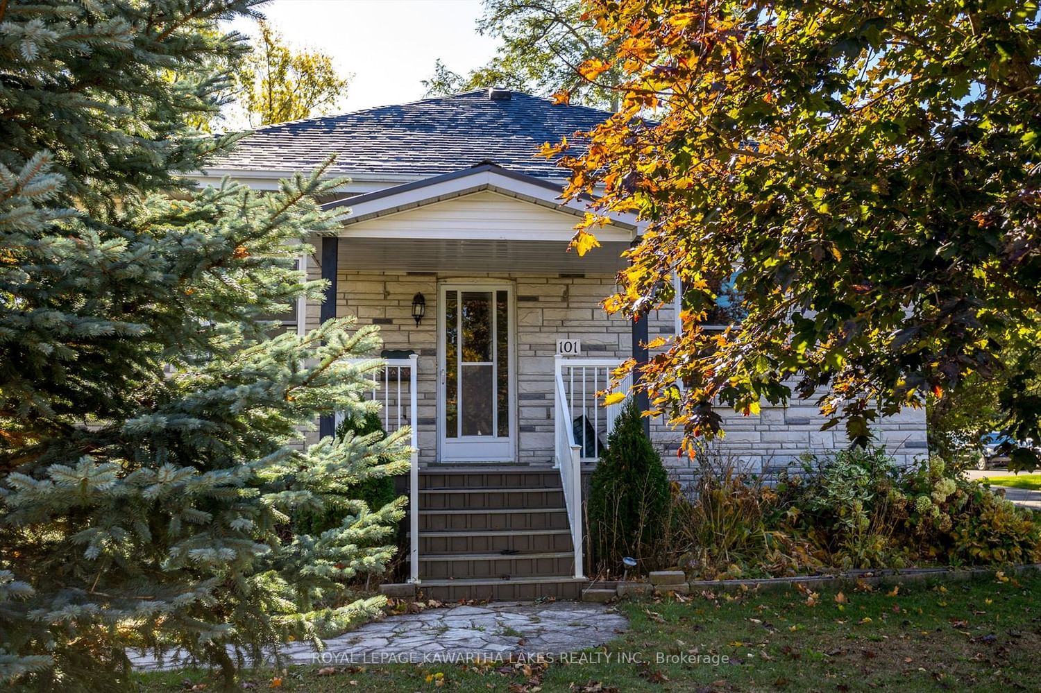 Listing Image 4