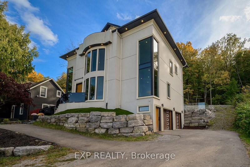 237B Main St W, Grimsby, L3M 1S1 | Image 2