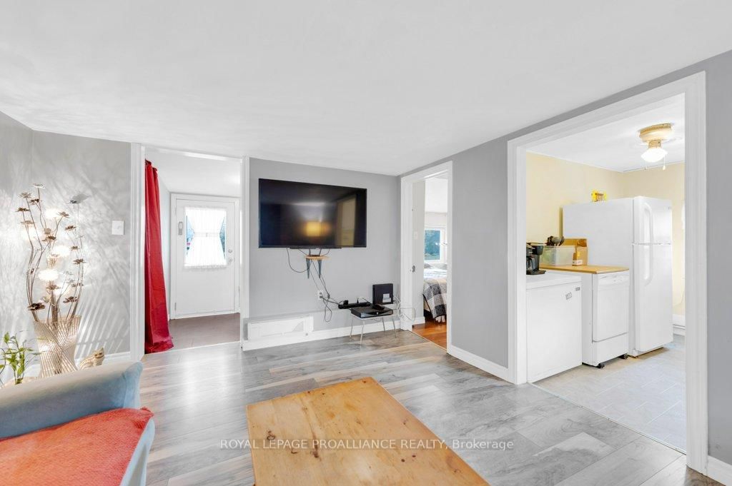 Listing Image 10