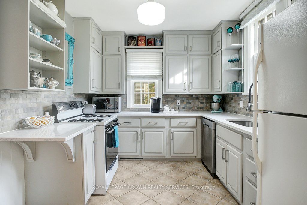 Listing Image 10