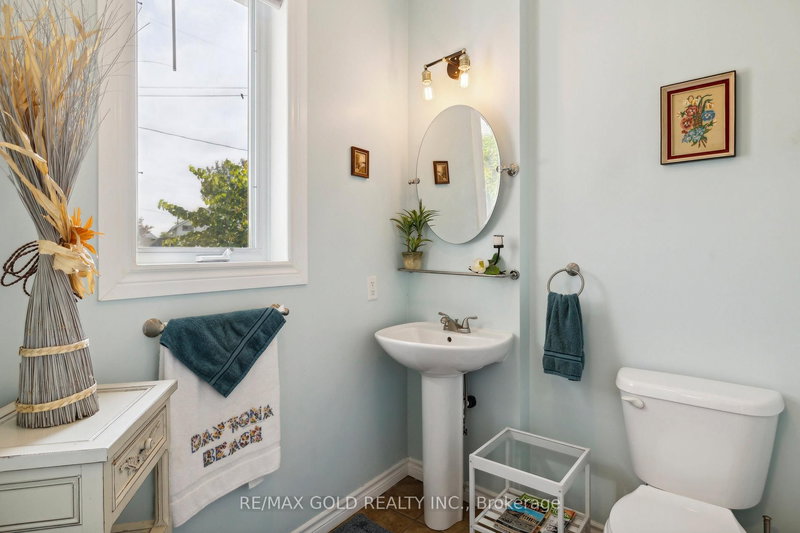 199 Cambridge Rd E, Fort Erie, L0S 1B0 | Image 3