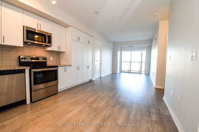 506 - 560 North Service Road
