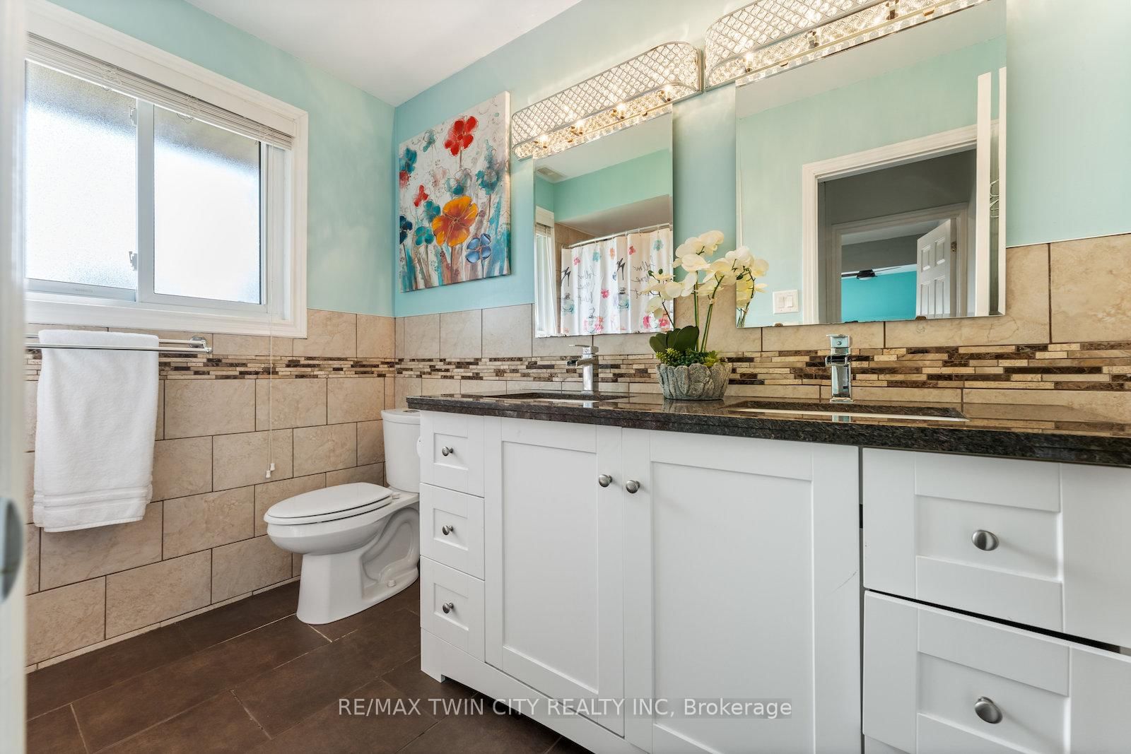 Listing Image 28