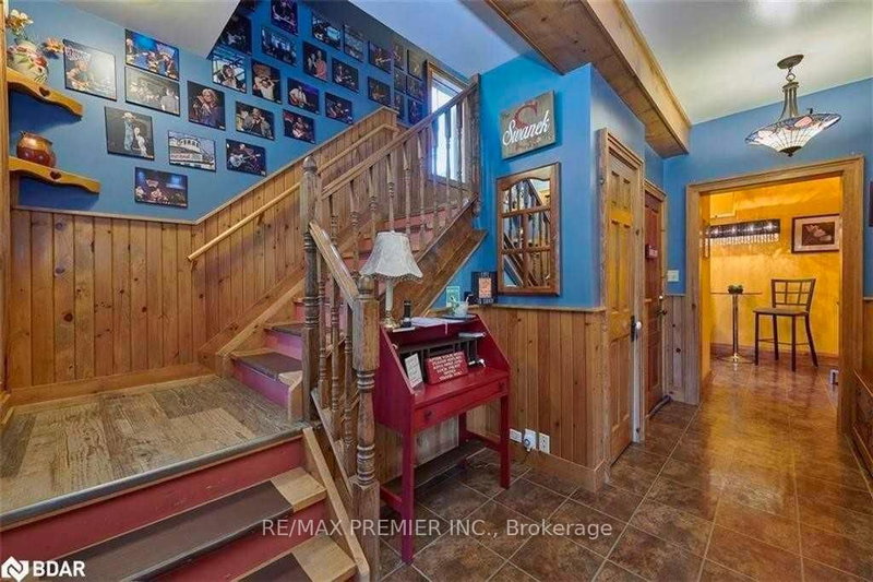 830 Muskoka Rd S, Gravenhurst, P1P 1K3 | Image 3