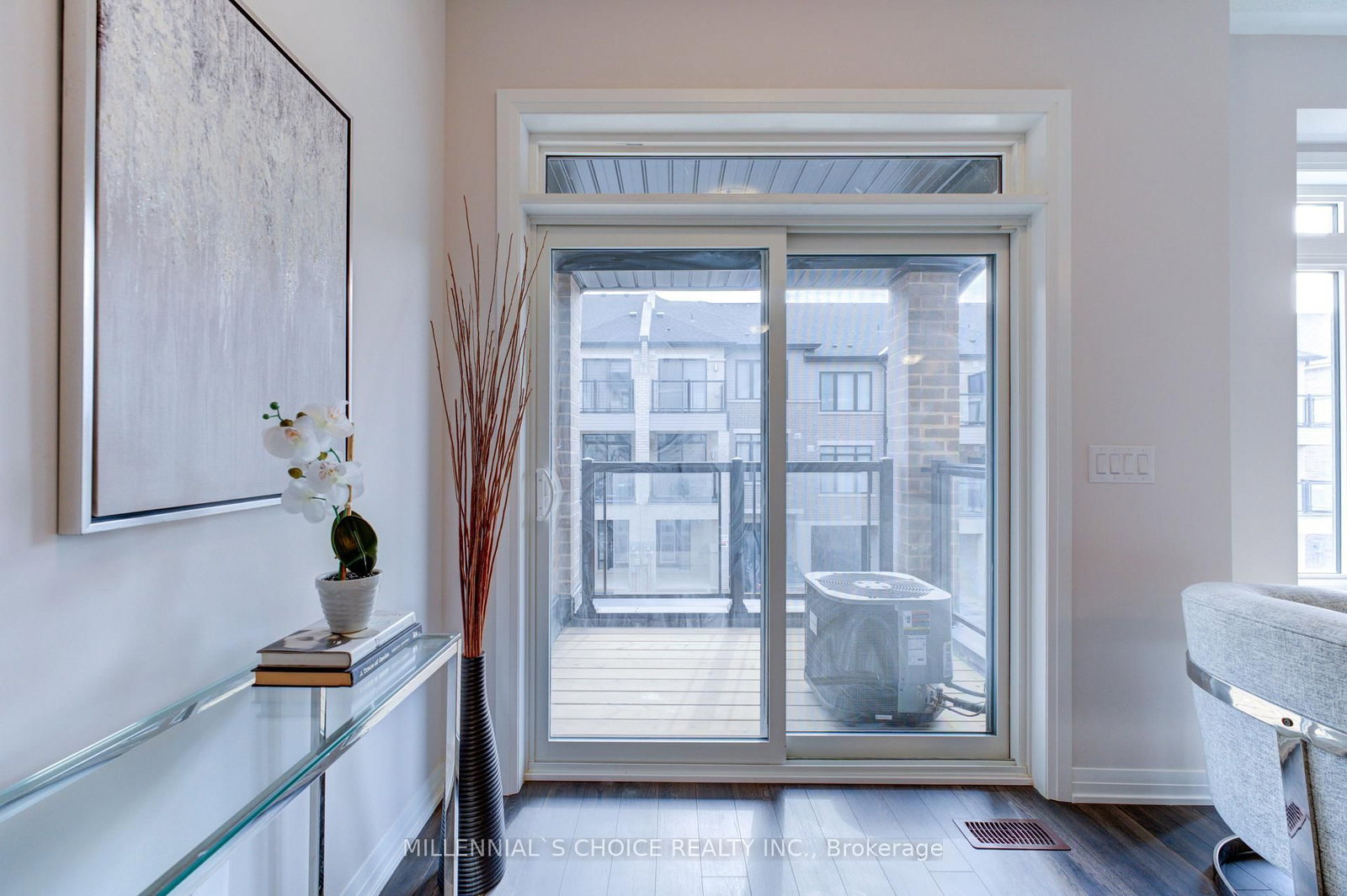 Listing Image 12