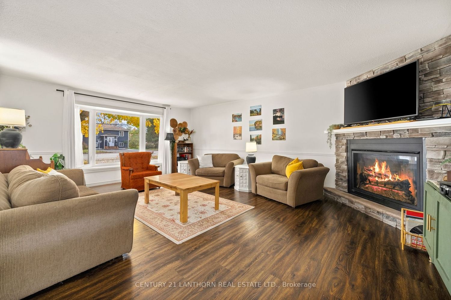 Listing Image 7