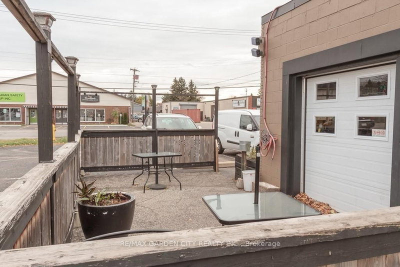 A - 49 Scott St W, St. Catharines, L2R 1C9 | Image 3