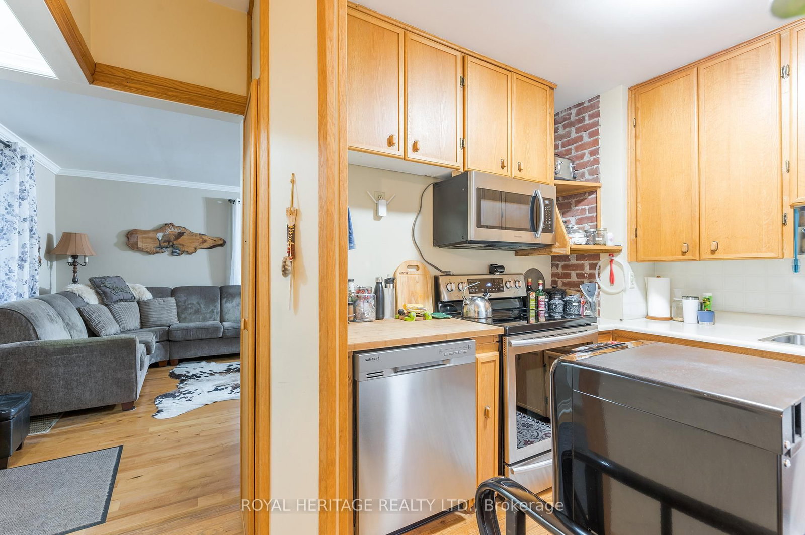 Listing Image 7