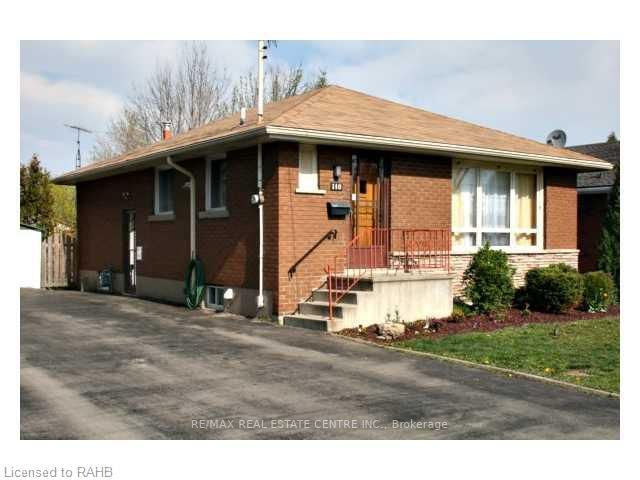 Detached House sold at 110 West 3rd Street, Hamilton, Bonnington, L9C 3K5 - MLS: X7281478