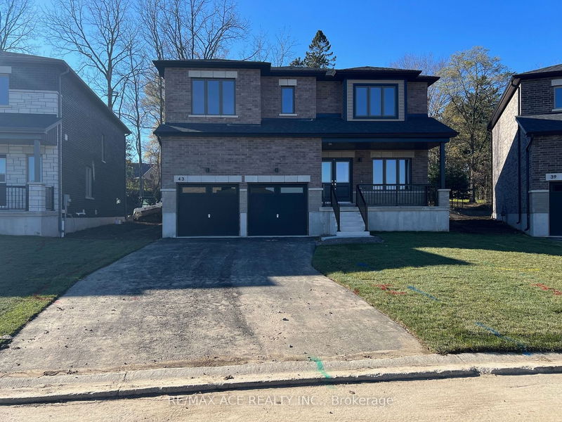 home for lease on 43 Tulip Crescent N