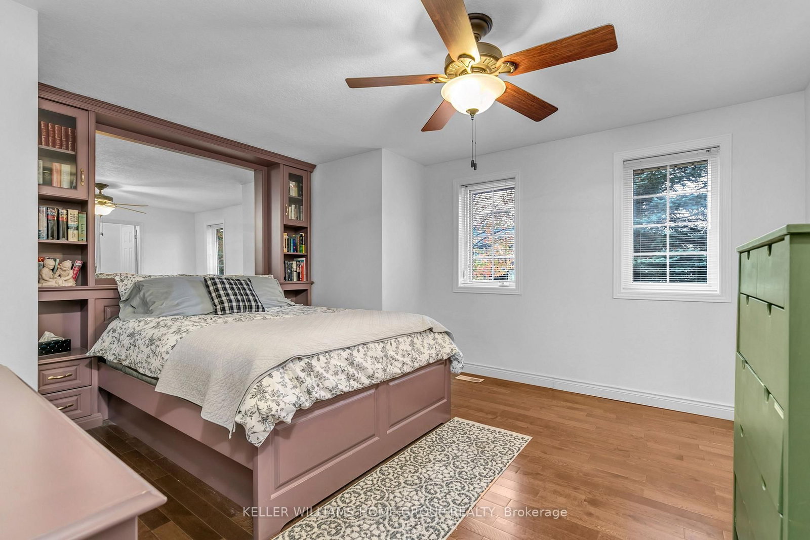 Listing Image 19