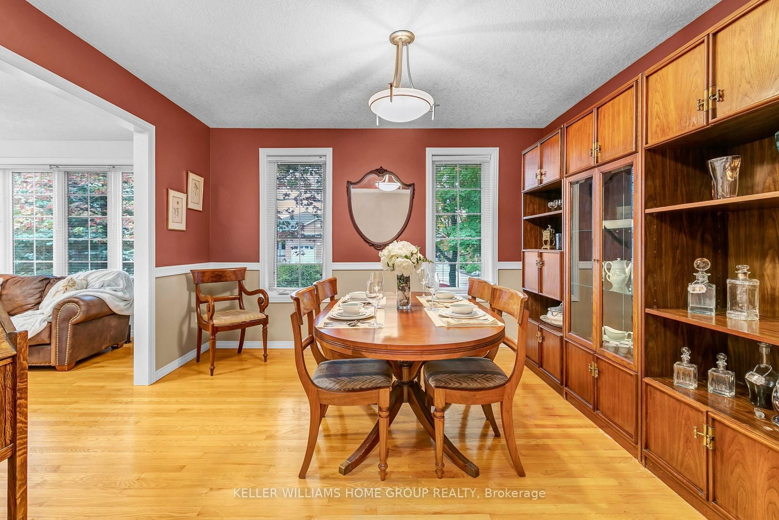 Listing Image 8