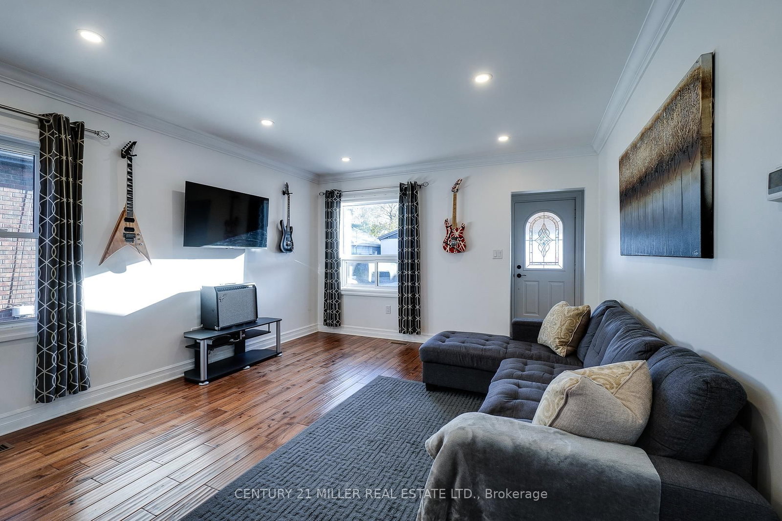 Listing Image 3
