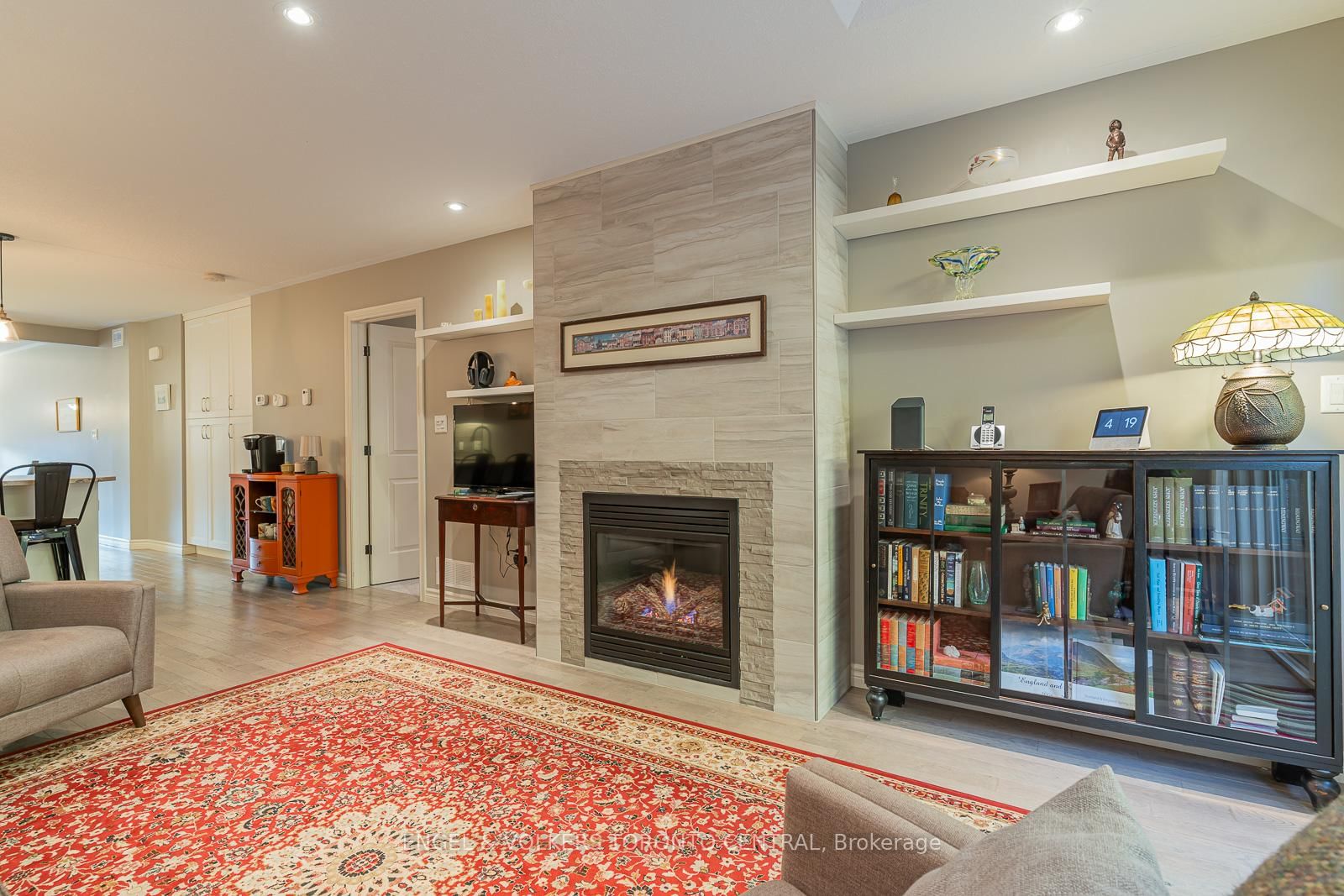 Listing Image 18