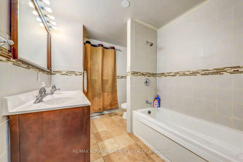 34 Robinson Ave, Kawartha Lakes, K0M 2B0 | Image 2