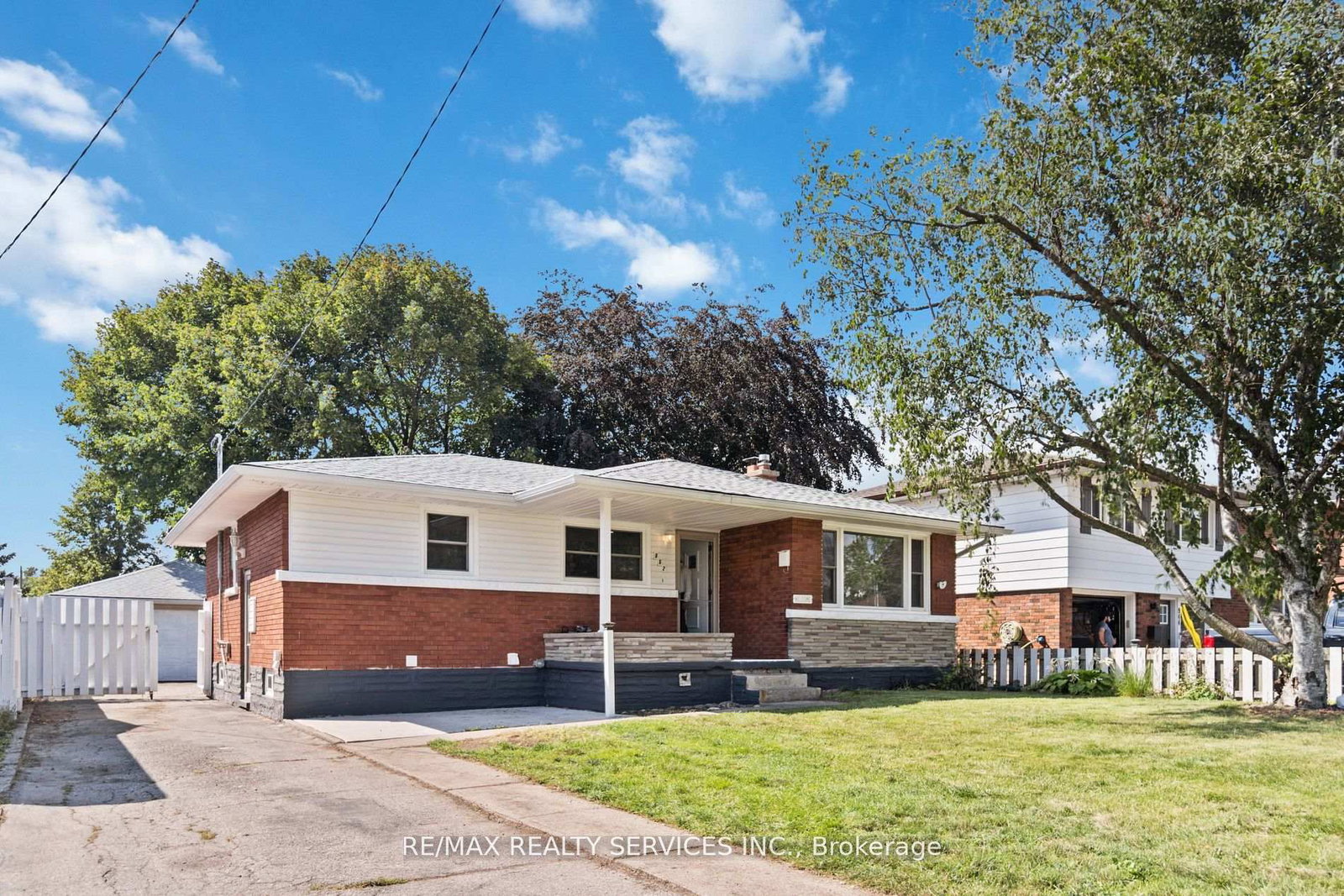 Listing photo 2