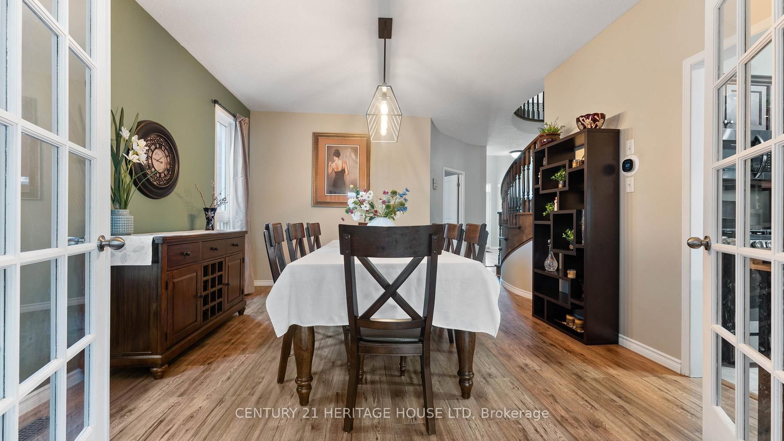 Listing Image 7