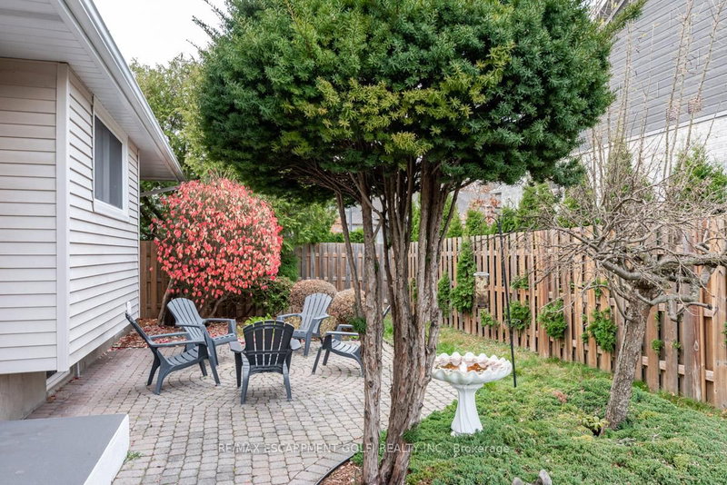 4 Tanner Circ, St. Catharines, L2N 3M9 | Image 2