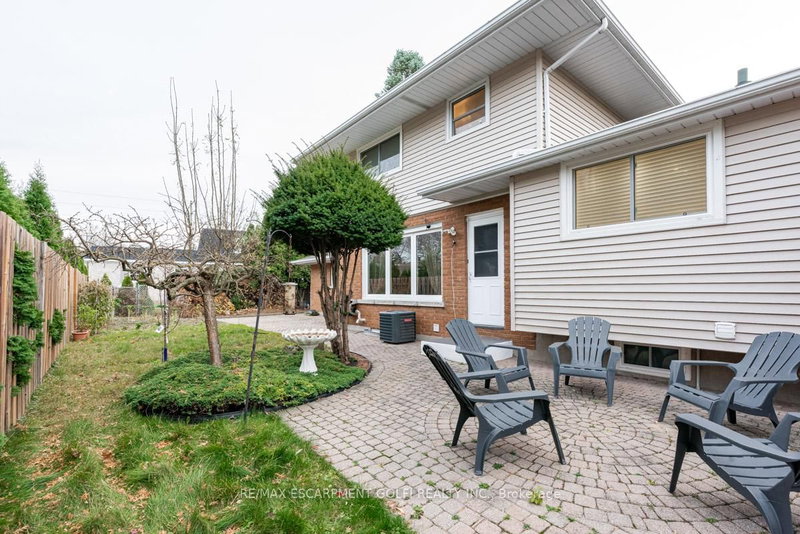 4 Tanner Circ, St. Catharines, L2N 3M9 | Image 3