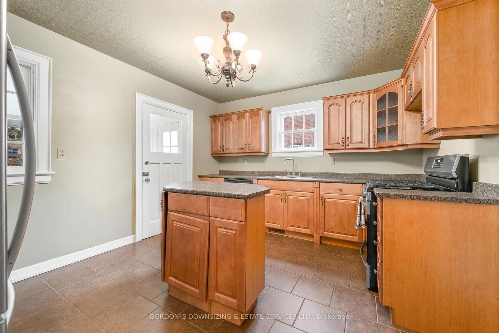 Listing Image 19
