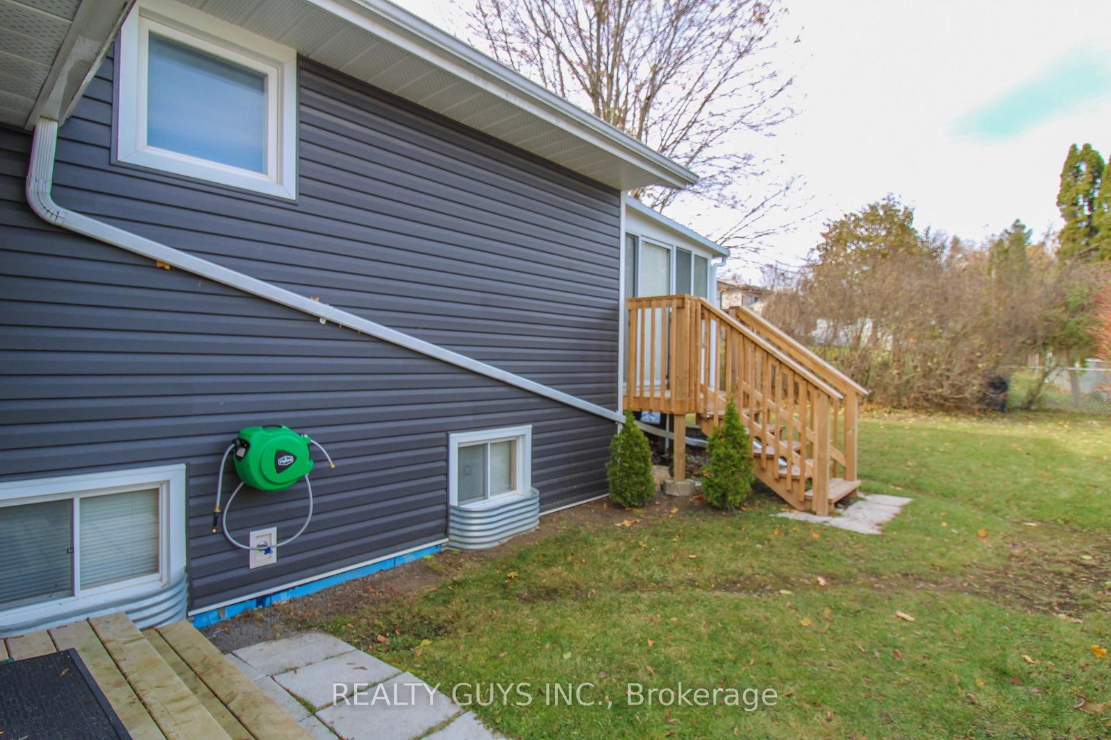 Listing Image 9