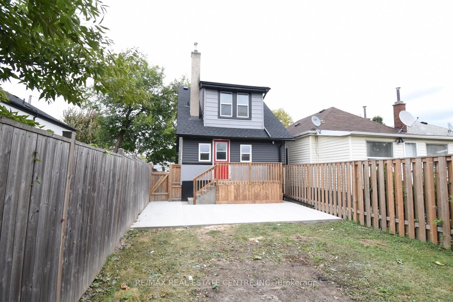 Listing Image 4