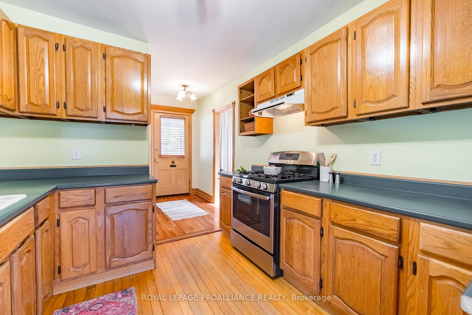 Listing Image 7
